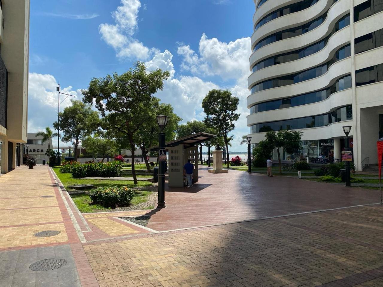 Puerto Santa Ana, Torres Bellini, 2 Dormitorios, Parqueo Guayaquil Exterior photo