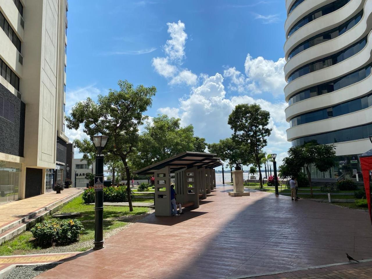 Puerto Santa Ana, Torres Bellini, 2 Dormitorios, Parqueo Guayaquil Exterior photo